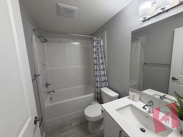 Fully Furnished 2 Bedroom Legal Basement photo 2