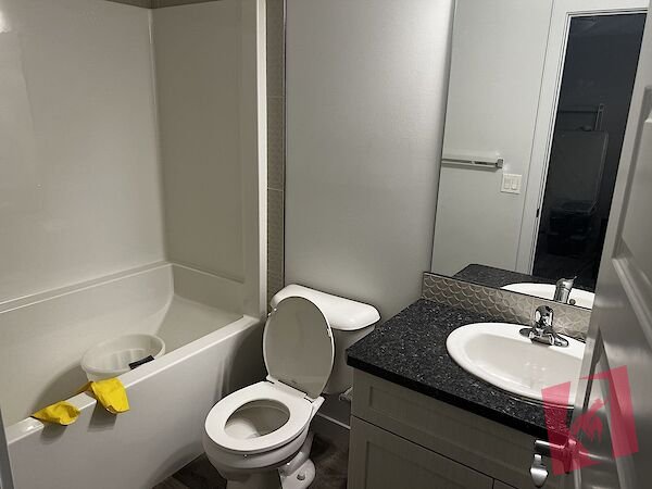 3 bedroom 3 full bathroom photo 3