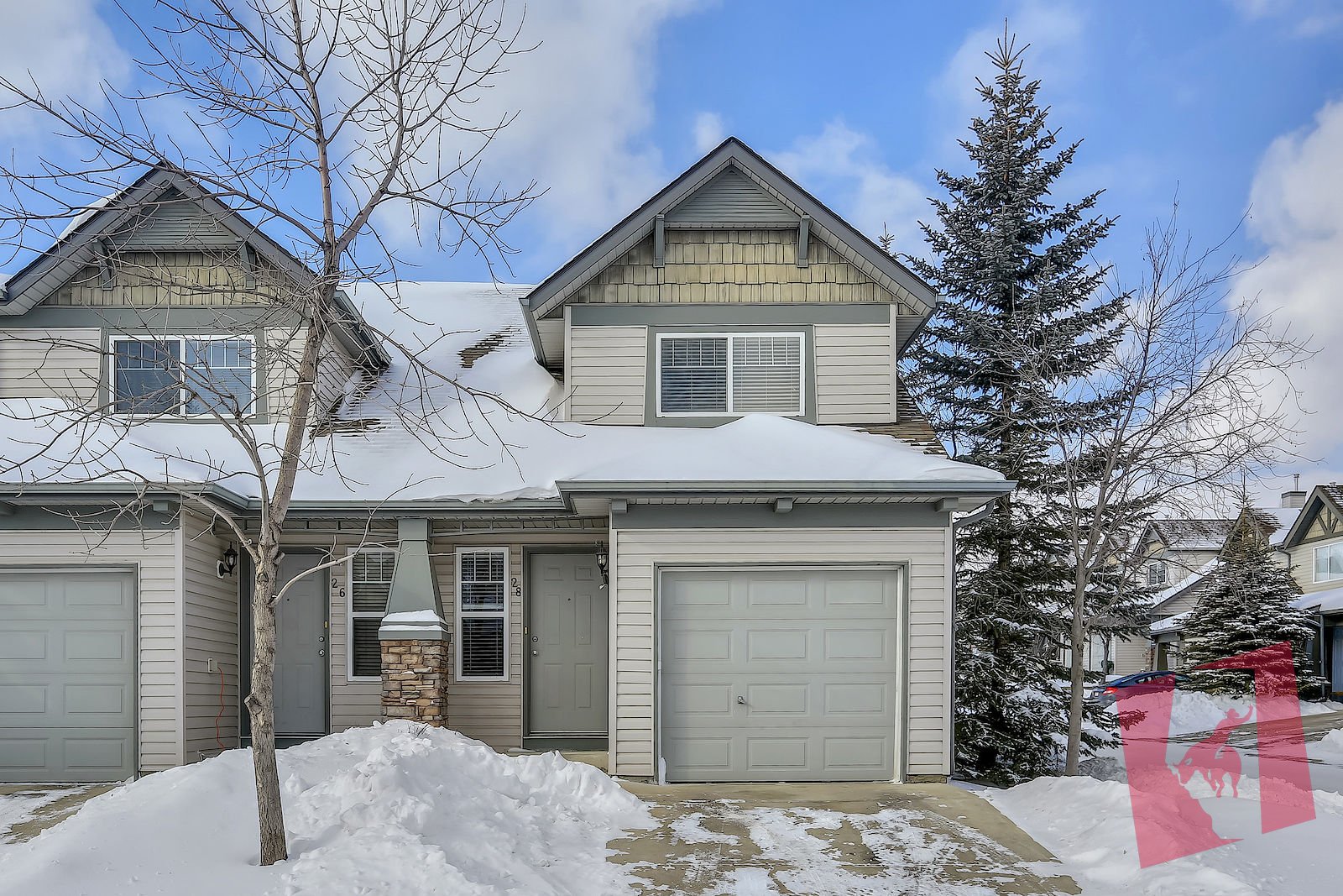 Beautiful Evergreen Townhouse with Single Attached Garage