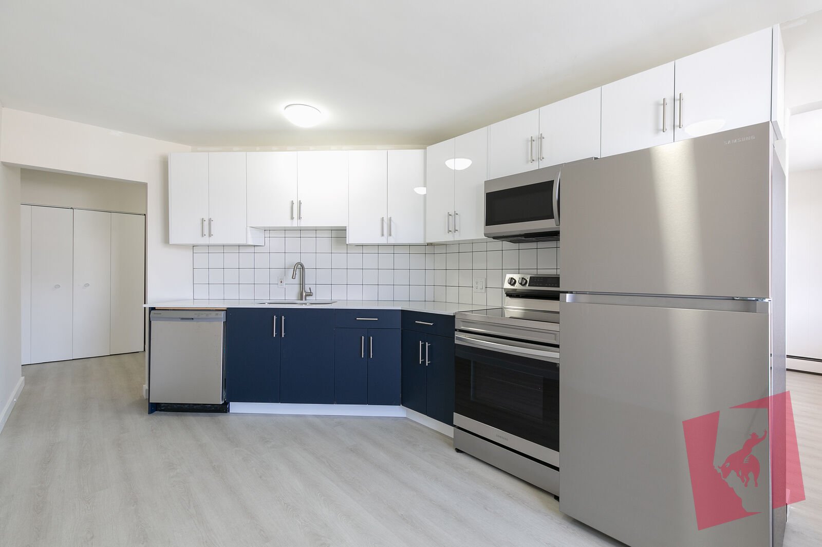RENOVATED 2 BDRM Apartment Steps to University & Foothills Hospital photo 2