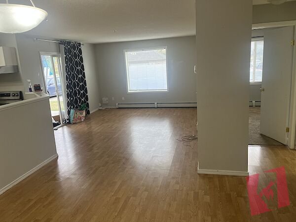 A Cozy 2-Bed & 2-Bath, Spacious & Bright Corner Unit