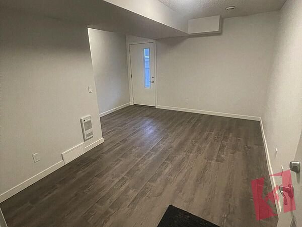 1 Month Free | 2 Bed 2.5 Bath Townhouse for rent in Redstone | #407, 301 Redstone Boulevard NE | SF161 photo 2