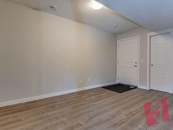 1 Month Free | 2 Bed 2.5 Bath Townhouse for rent in Redstone | #407, 301 Redstone Boulevard NE | SF161 photo 3