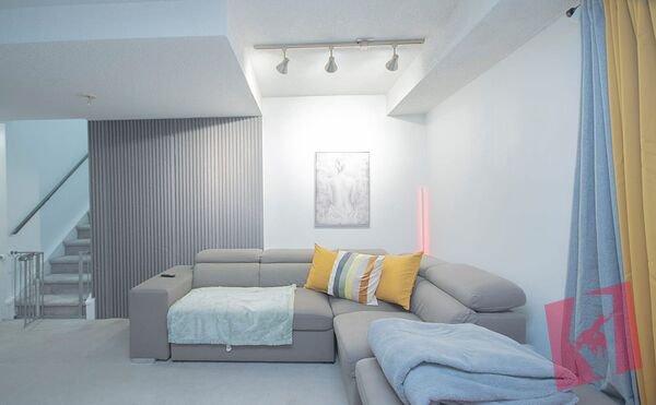 3 Bedroom Townhouse for Rent in Glenbrook – Available August 1 photo 3