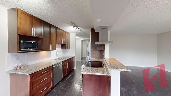 301D-4455 Greenview Dr Ne photo 2