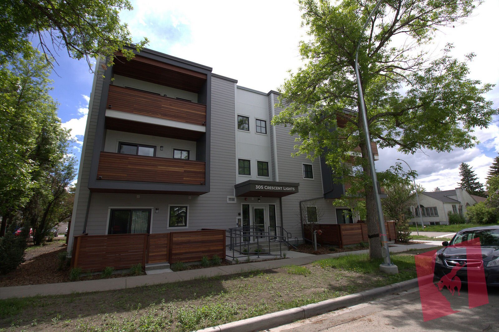 Crescent Heights Apartments w/ In-Suite Laundry, & MORE!