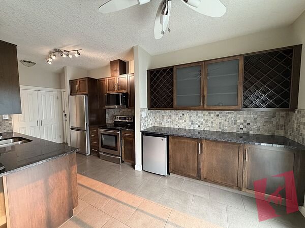 Pet Friendly 2 Bed 2 Bath Bridgeland Condo with two Underground Parking Stalls!