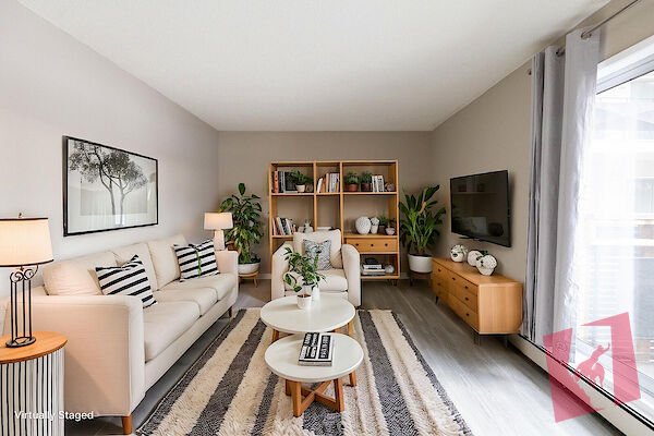 University Pointe photo 2