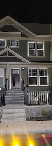 Beautiful 2 Bedroom + 1 Flex room Townhouse with Rooftop Patio