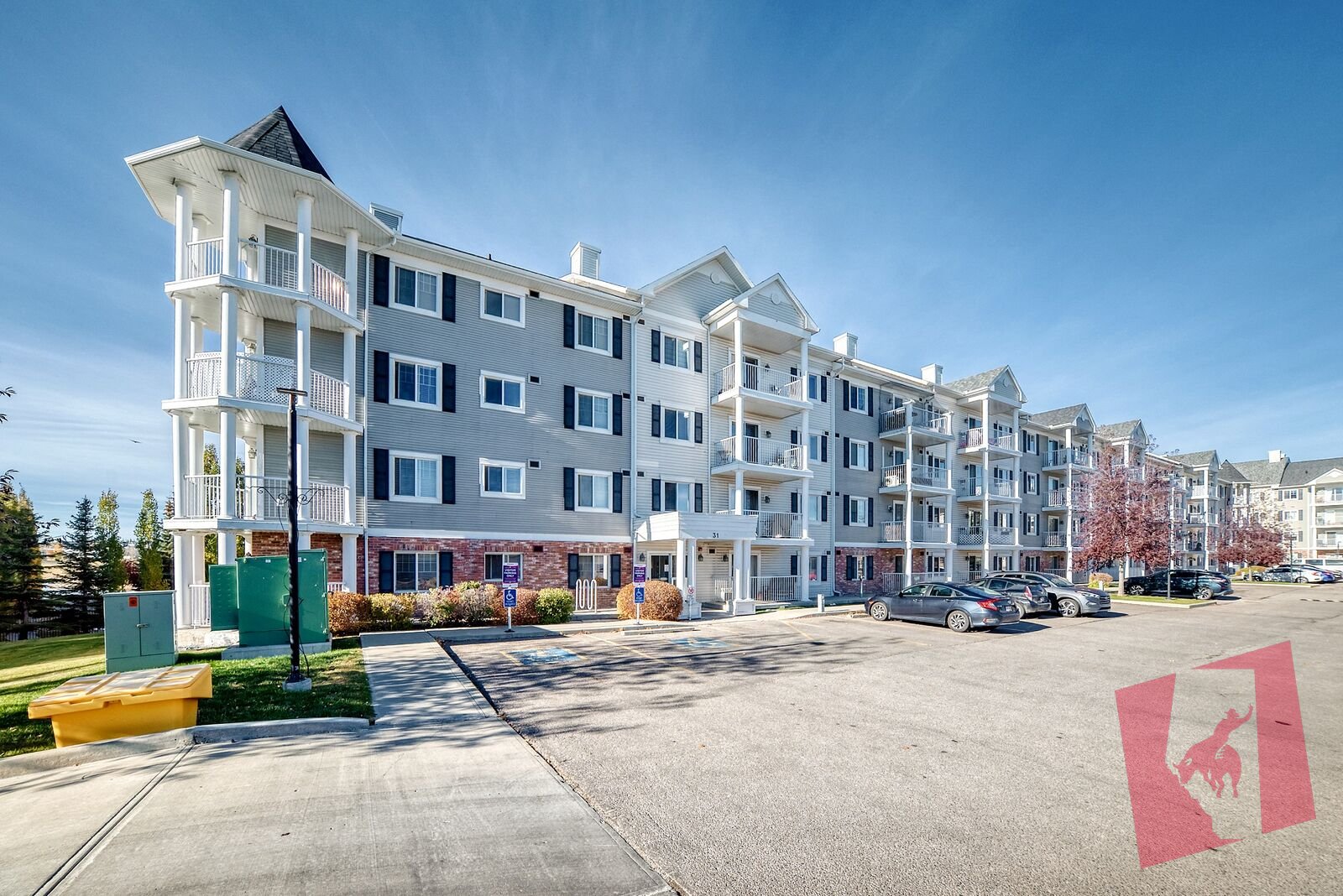 1 bedroom condo on TOP floor