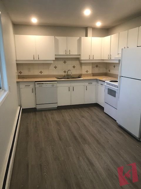 1 bedroom Condo walking distance from everything!!