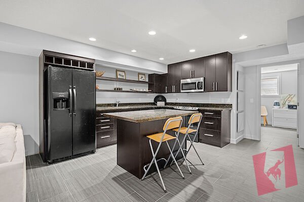1 Bedroom, 1 Bathroom Basement Suite in Glenbrook photo 3