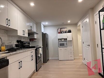 Cozy 1 bedroom with private washroom in University Height photo 3