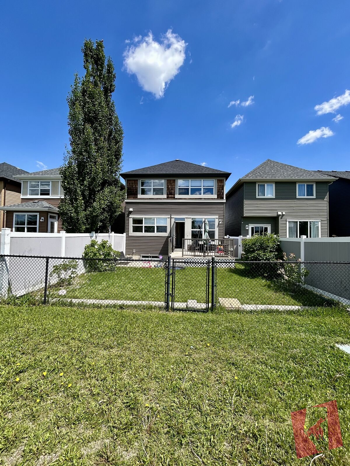 Furnished Spacious 3 Bed + Bonus Room | Green Space Backing | Double Garage | photo 2