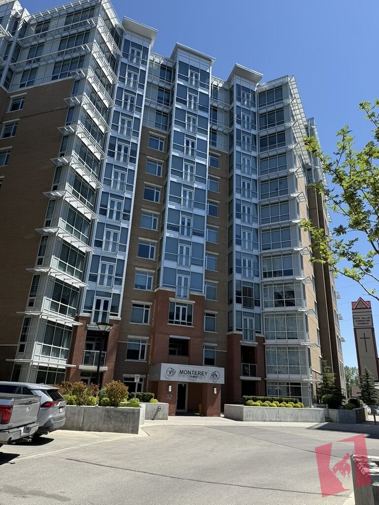 2 Bedroom Condo in Varsity Estates!