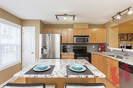 Upgraded townhouse in the friendly community of New Brighton
