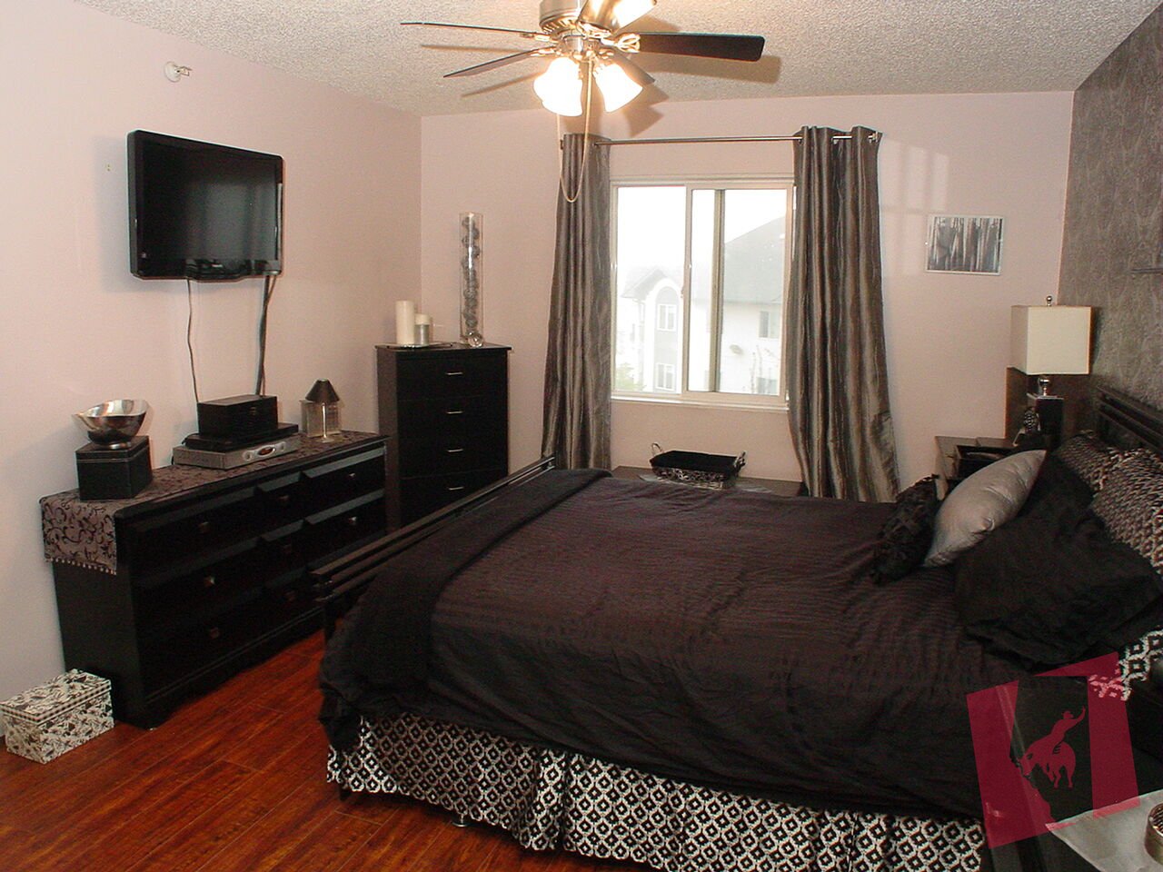 Gorgeous 2 Bedroom / 2 Bathroom Condo in Arbour Lake