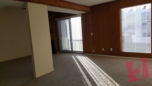 Bright 2 bedroom townhome steps from university photo 3