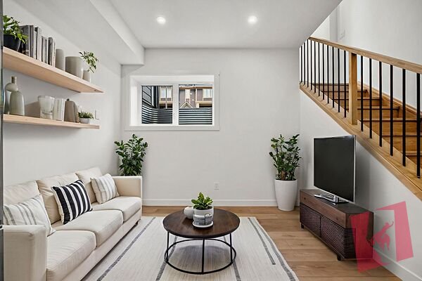 Pet Friendly Basement suite. 6 minutes from Downtown