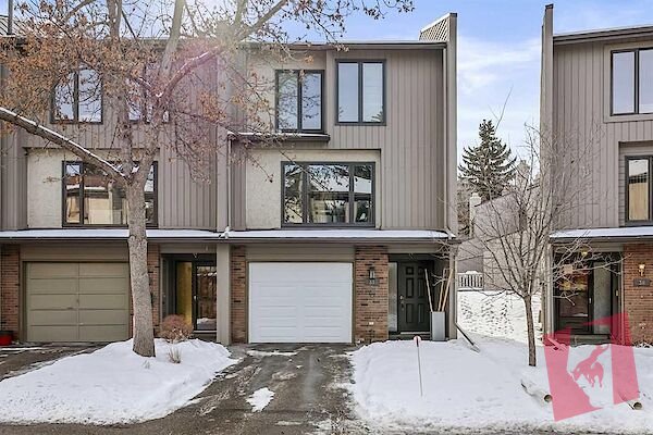 Bright 3 Bed Townhome Near UofC and Foothills Hospital