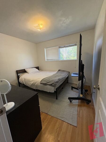 Full 5 Bedroom House next to UofC