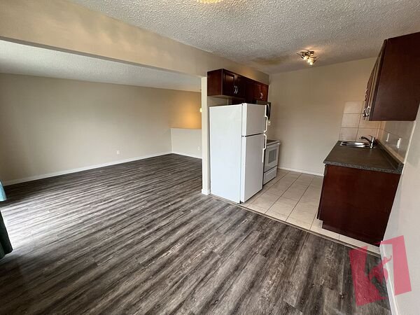 2 Bedroom 1 Bath Corner Unit