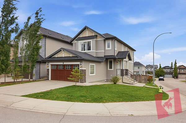 Well kept House * 2800 sf Developed area* Walk out Basement, Next to park photo 2