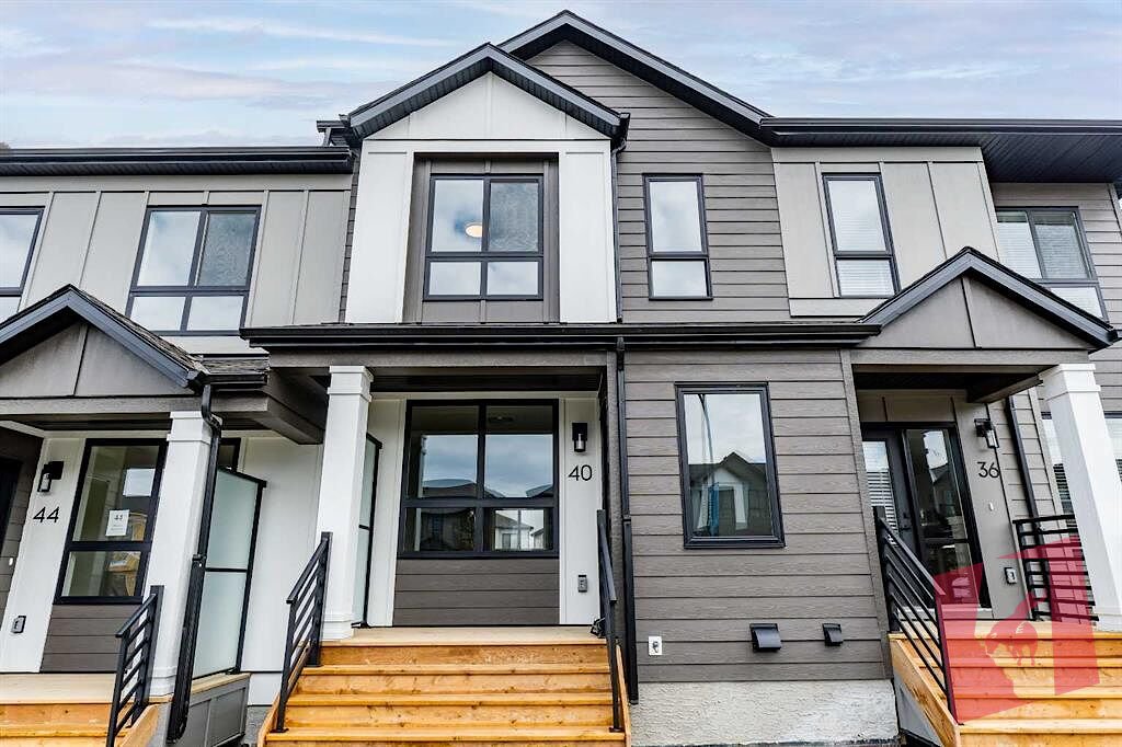 BRAND NEW, UPGRADED TOWNHOME 3 Bed, 2.5 Bath in the SW community of SILVERTON! photo 2