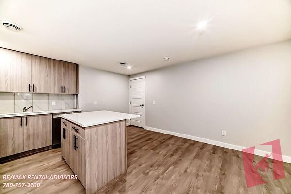 GREAT 1 BED, 1 BATH LEGAL BASEMENT SUITE WITH STREET PARKING IN THE COMMUNITY OF LIVINGSTON photo 3