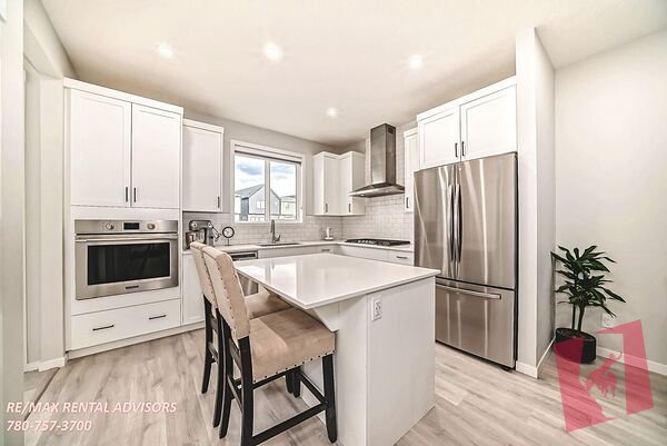 GREAT 4 BED, 3 BATH, 2 STOREY UPPER SF HOME WITH A DOUBLE PARKING PAD IN THE COMMUNITY OF LIVINGSTON photo 3