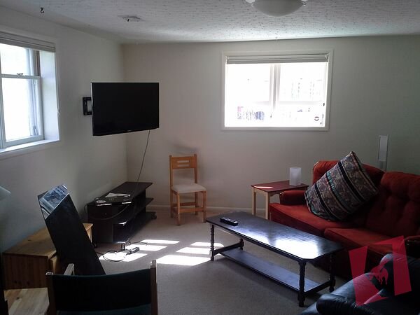 All inclusive Walk-In 2BR close to Downtown