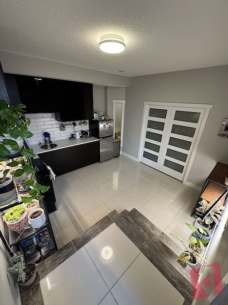 Legal 1 bedroom basement suite photo 2