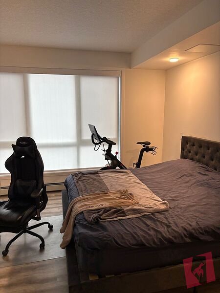 Luxury 2 Bed + Den Condo for Rent in University District — August Building photo 3