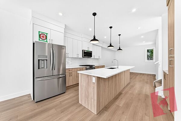 ***BRAND NEW*** Luxury 3 Bed Townhome in Erlton photo 3