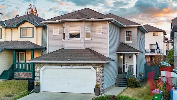 Renovated 3+1 bed, 3.5 bath, finished basement, Double garage photo 2
