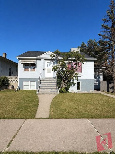 2-Bedroom Basement Suite | Centre St N