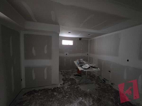 Brand New Modern 2 Bed, 2 Bath Basement Suite in the Heart of Varsity photo 3