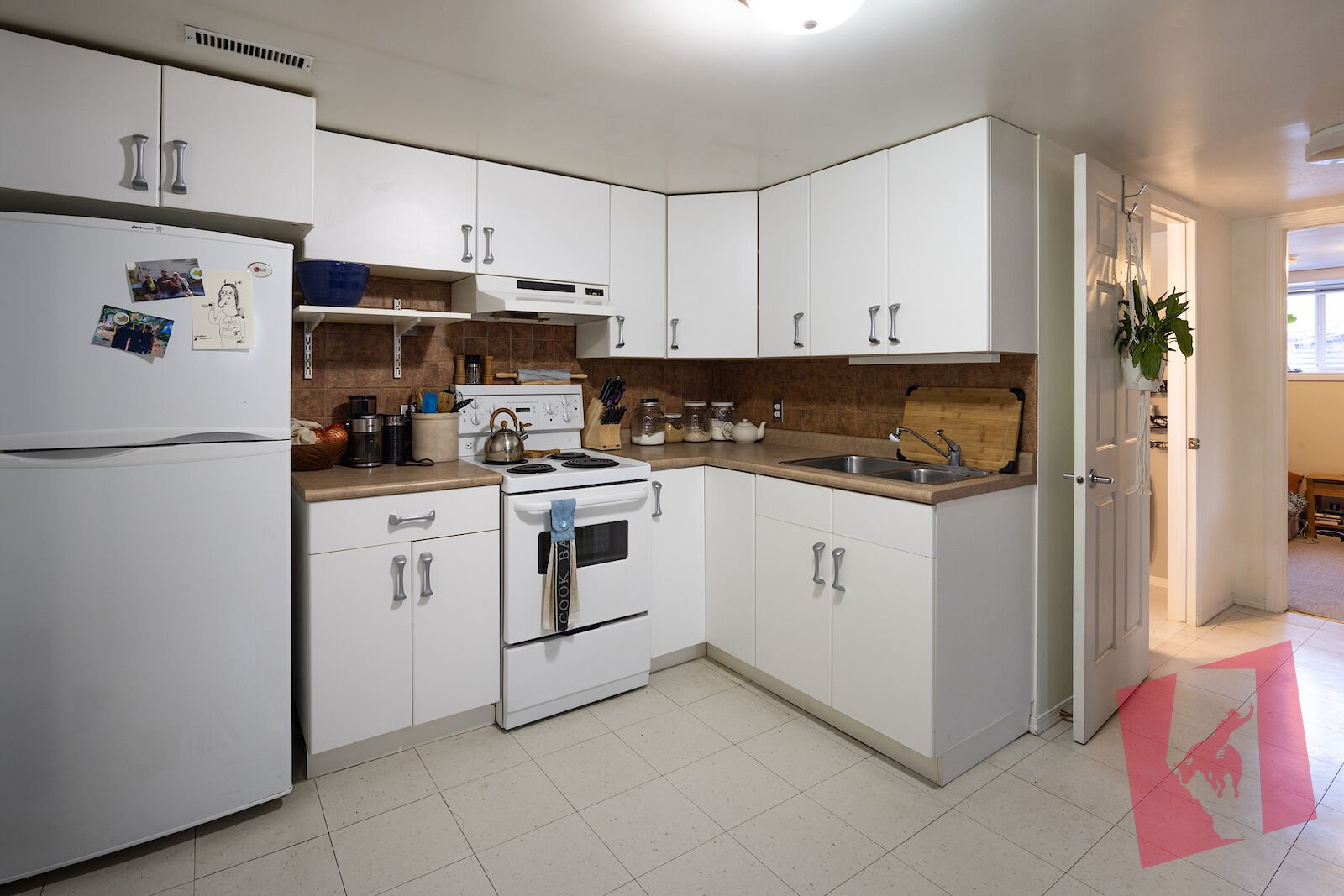 Cozy 1 bedroom lower level Suite in Hillhurst photo 2