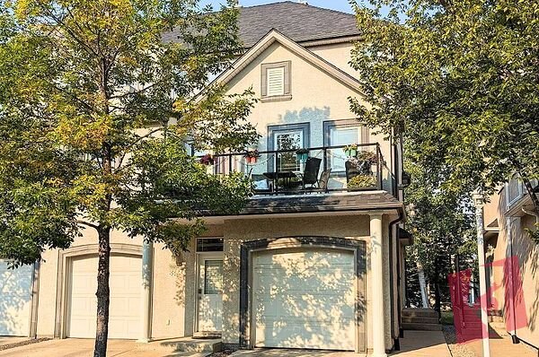 3 Bedroom Townhome | Garage | Steps to C-Train | Signal Hill