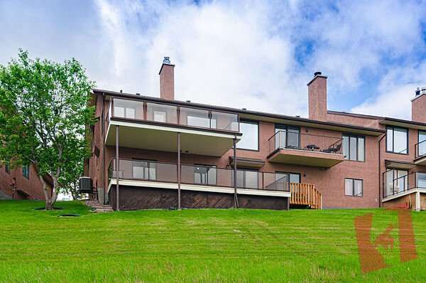 3 Bed/2.5 Bath Walkout Villa in Edgemont! photo 3