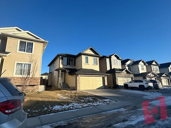 Nicely Located 3 Bedrooms 2.5 Baths In Desirable Taradale photo 2