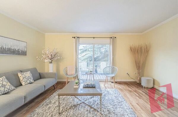 Montgomery Gem: Secure 3‑Bedroom Home, Basement Suite & Prime Location