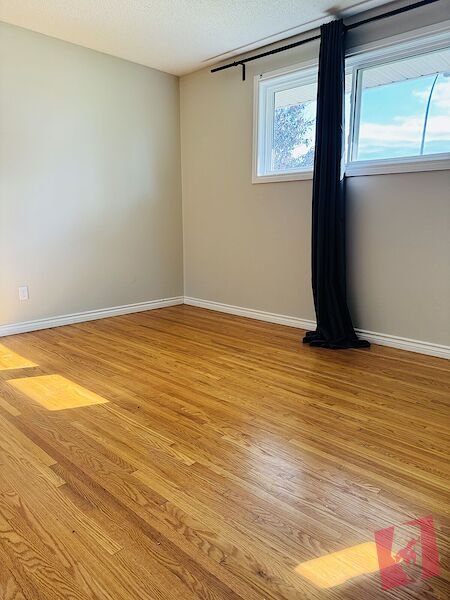 $2200 Entire House -3 Bedroom 1.5 Bathroom Rental photo 3
