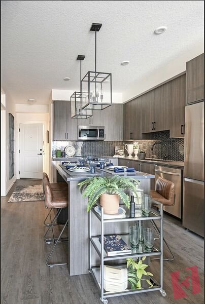 Gorgeous & Bright Condo Available In New Building!! photo 2