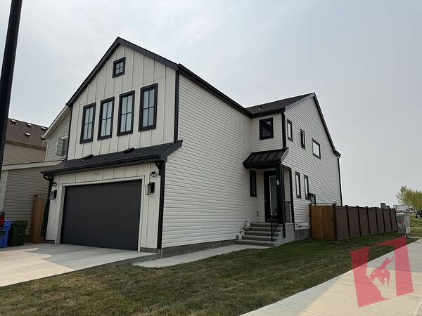 Spacious 1 Bed, 1 Bathroom, Base rent = $1,200 + 40% Utilities