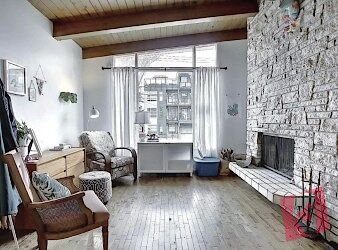 1,500 sq ft 2 bed duplex in Bridgeland with balcony & yard. Utilities included!