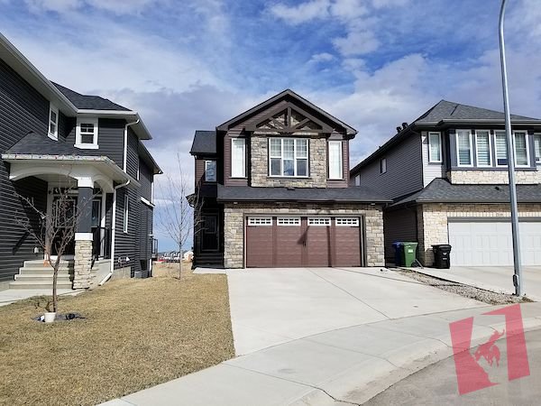 Executive 2 storey Backs onto Pond/Ravine