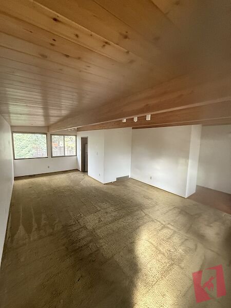Sept 1 Varsity Acres, close to LRT Dalhousie, hospital, university, marketmall! photo 3
