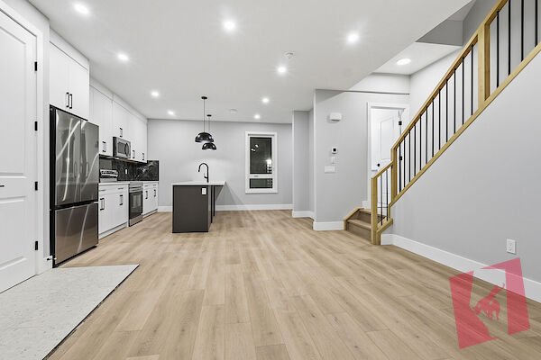 Perfect Family Home:3 Bedrooms with 3.5 Bathrooms, Semi-Furnished & Pet Friendly