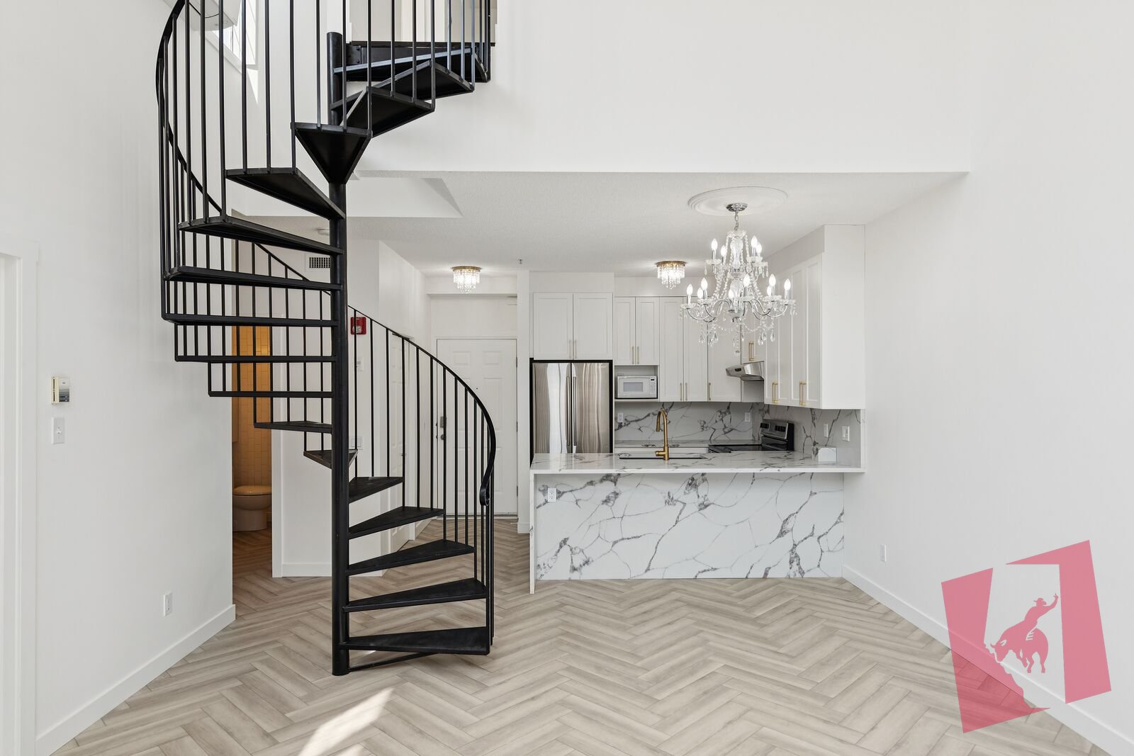 ✨ Stunning 2 Bed + 2 Bath Penthouse with 2 Parking Stalls & a Private Rooftop Pa
